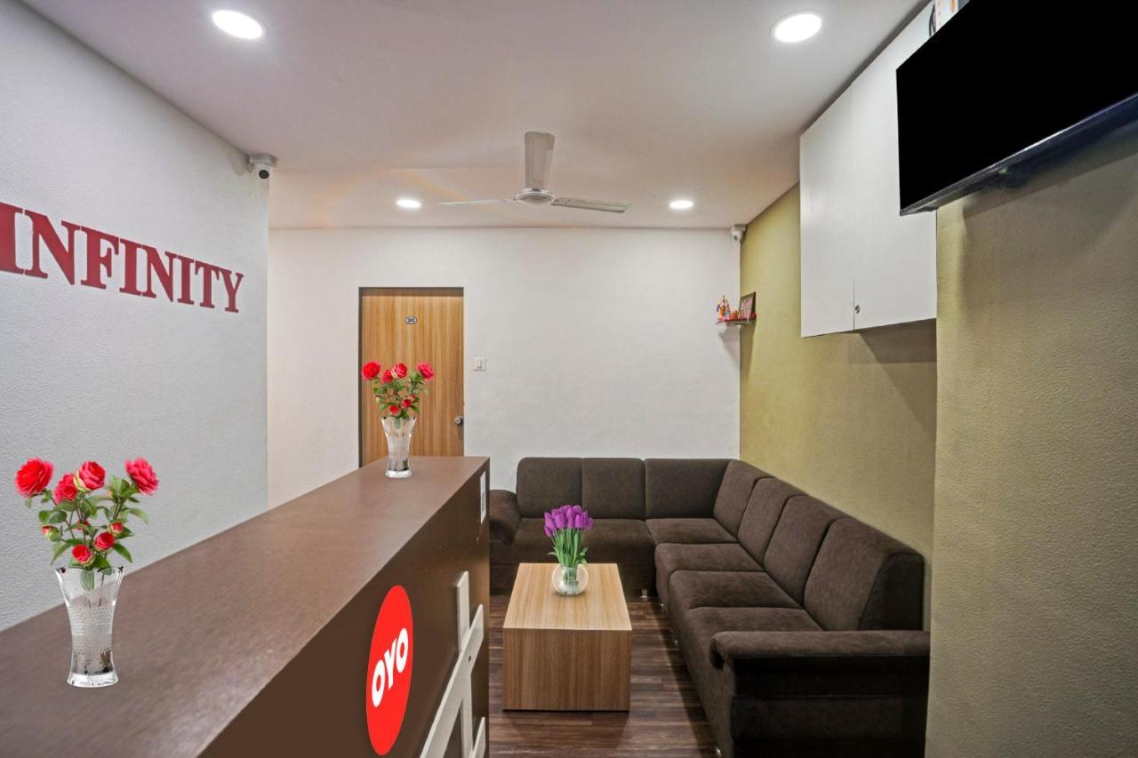 Hotel O Infinity Surat Zewnętrze zdjęcie