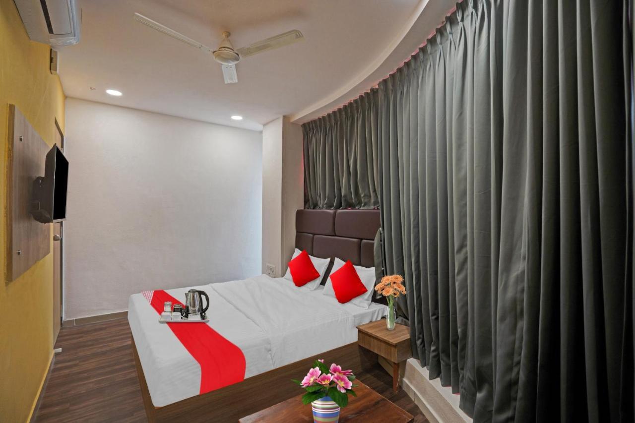 Hotel O Infinity Surat Zewnętrze zdjęcie