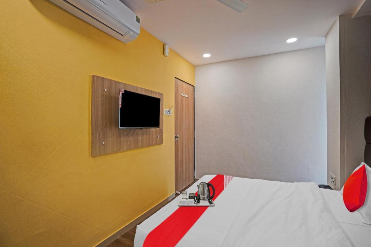 Hotel O Infinity Surat Zewnętrze zdjęcie